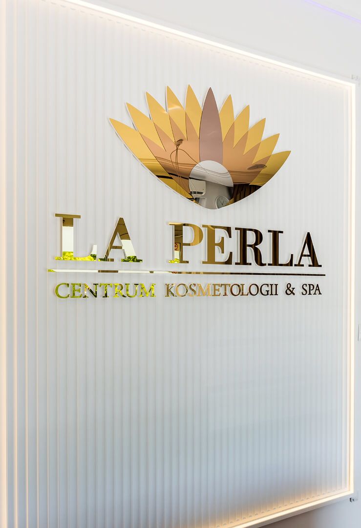 LA PERLA - 3D spatial letters in gold